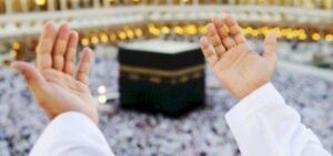 تعامد القمر على الكعبة المشرفة غدًا.. مشهد سماوي يربط بين العلم والجمال الروحي الكعبة