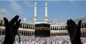 تعامد القمر على الكعبة المشرفة غدًا.. مشهد سماوي يربط بين العلم والجمال الروحي الكعبة