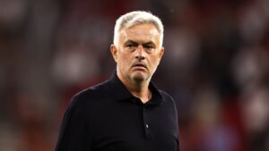 جوزيه مورينيو بين بنفيكا وريال مدريد: بند الـ10 أيام يفتح الطريق للعودة جوزيه مورينيو