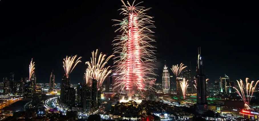 عروض الألعاب النارية في دبي