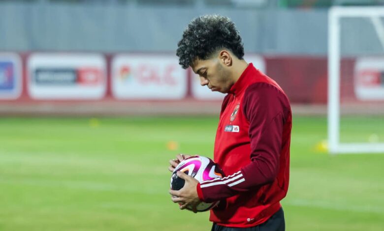 إمام عاشور لاعب الأهلي