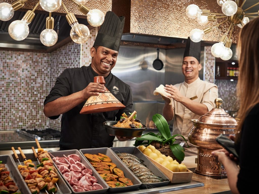بوفيه سحور رمضان مطعم ذي اتش وقائمة حلويات متنوعة دبي 2024