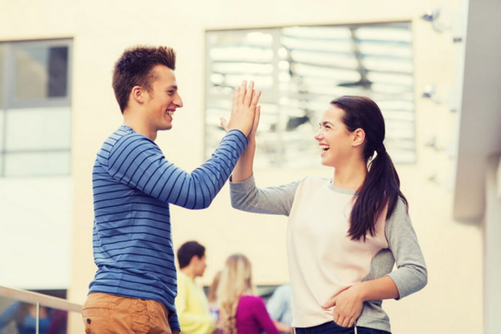 حكم صداقة الولد والبنت