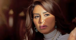 منة فضالي تكسر الصمت: "أنا بعرف ربنا.. ومش لازم أبرر لبسي وسفري" منة فضالي