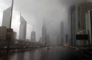الطقس في الإمارات غدًا: صحو إلى غائم جزئياً وأمطار محتملة شرقاً وجنوباً حالة الطقس في الإمارات