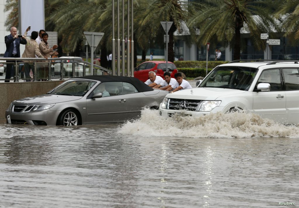 توقعات بأمطار متفرقة اليوم وغداً