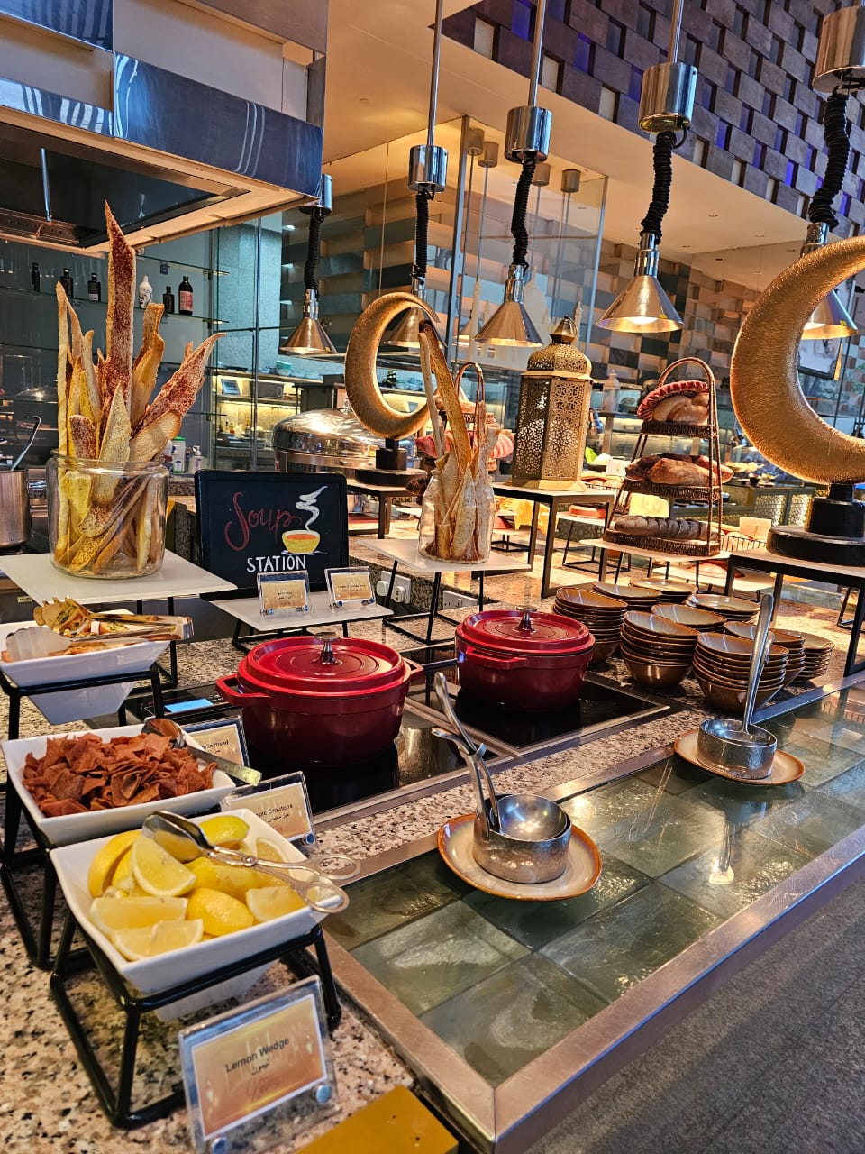 قائمة الطعام في بوفية إفطار رمضان 2024