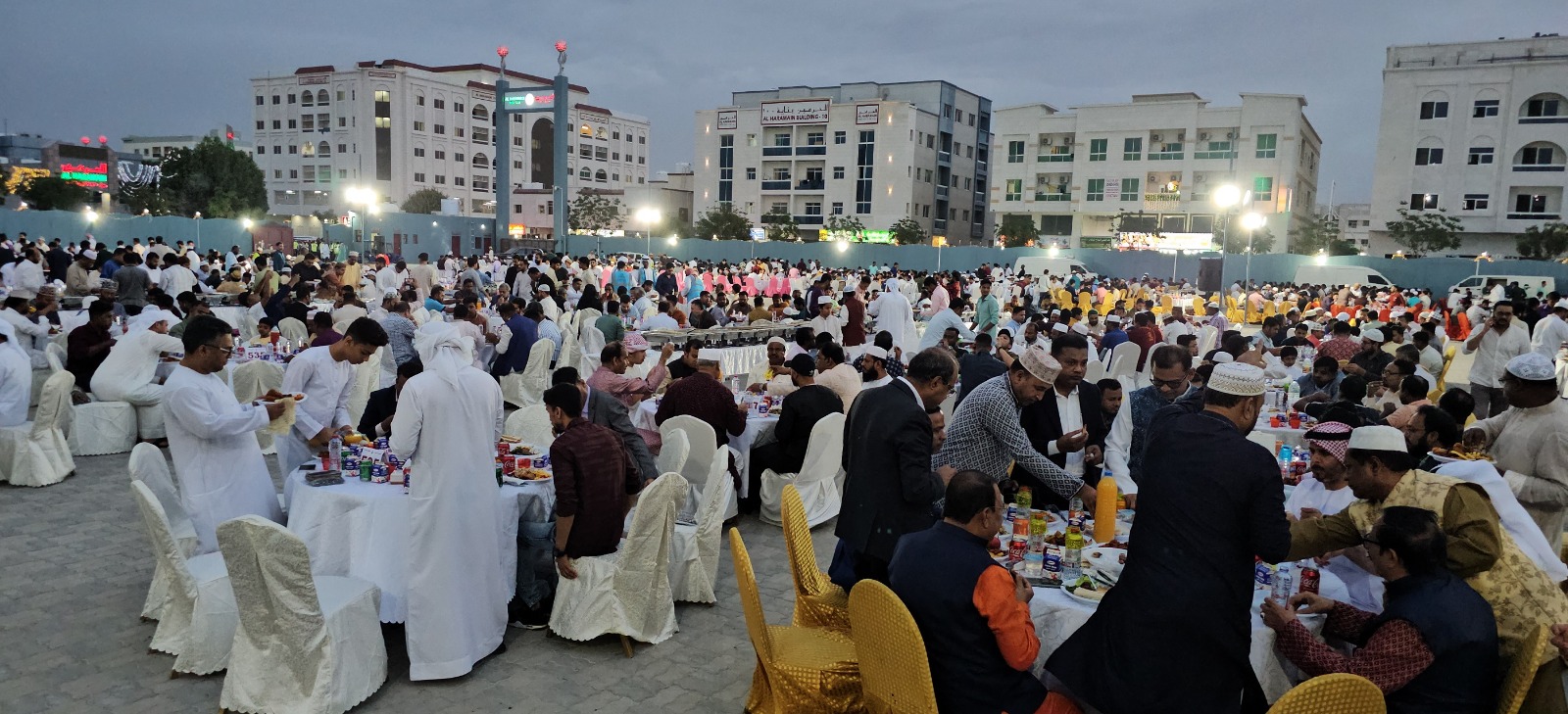أكبر إفطار بالإمارات رمضان 2024 من مجموعة الحرمين