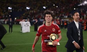 إمام عاشور لاعب الأهلي