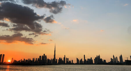 مركز متكامل للذكاء الاصطناعي في مدينة مصدر