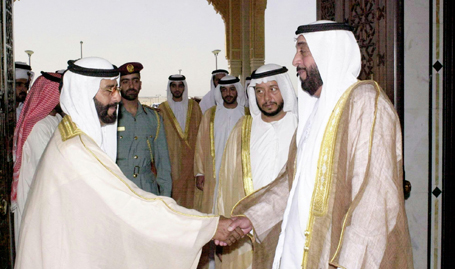 طحنون بن محمد آل نهيان "أرشيفية"