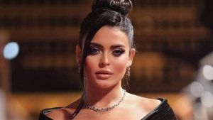 بعد فيديو مثير للجدل وذكر أسماء جلال بالاسم.. الإفراج عن مصفف الشعر “زين” وتواصل التحقيقات أسماء جلال