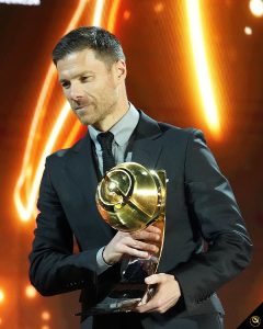 تشابي ألونسو أفضل مدرب 2024