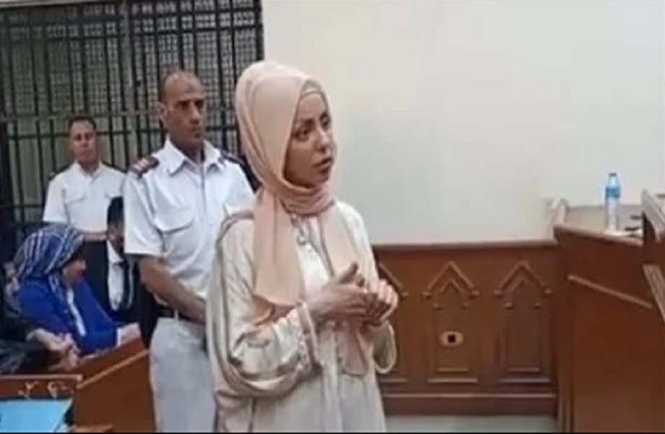 مضيفة طيران تونسية قتلت ابنتها