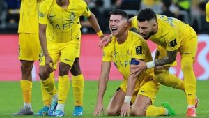 التفاصيل المالية لعقد كريستيانو رونالدو بعد تجديد تعاقده مع النصر السعودي.. "أرقام فلكية" لحظة بكاء كريستيانو رونالدو