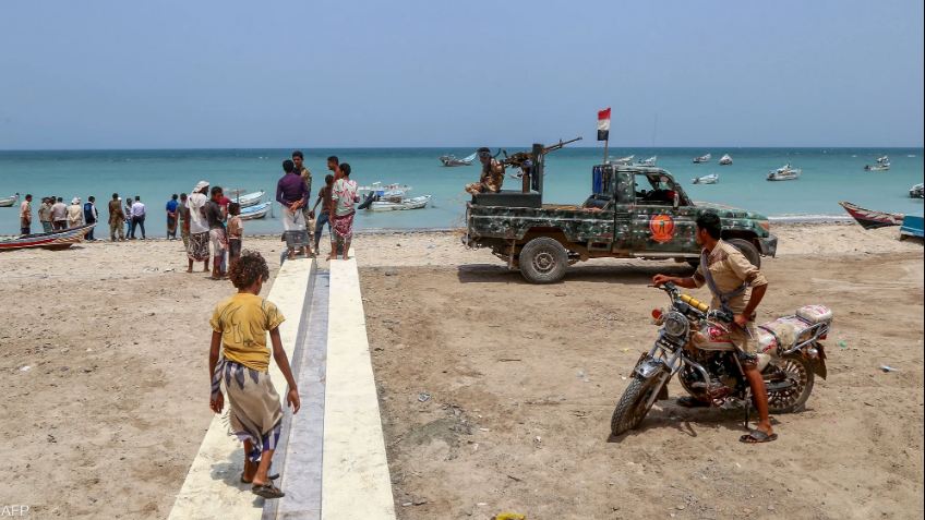 غرق مركب في سواحل اليمن