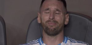 ميسي يودع جماهير بلاده بثنائية ودموع في ليلة مونومنتال (فيديو) ميسي