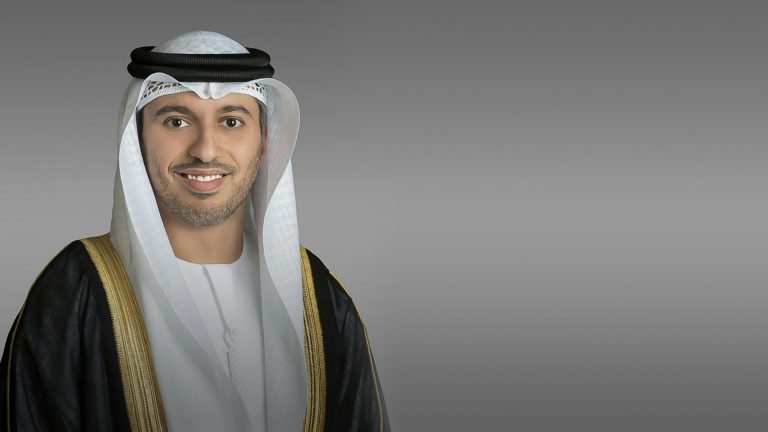 أحمد بالهول الفلاسي وزير الرياضة الإماراتي الجديد