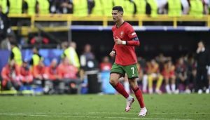 رونالدو يخطو بثقة نحو عالم التكنولوجيا: استثمار جديد يعزز حضوره خارج الملاعب كريستيانو رونالدو لاعب منتخب البرتغال