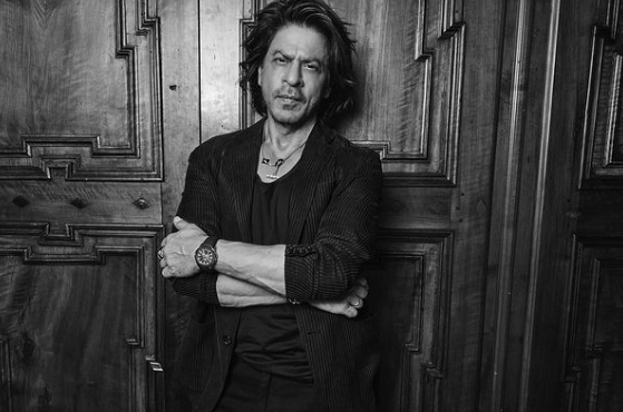 شاروخان يمتنع عن تحية الجمهور في عيد ميلاده الستين (تفاصيل الاعتذار) شاروخان