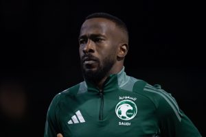 شائعة رحيل فهد المولد تشعل مواقع التواصل.. الحقيقة الكاملة وراء وضعه الصحي اللاعب فهد المولد