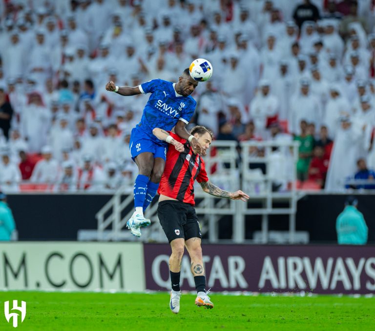 الهلال السعودي ونظيره الريان القطري في دوري أبطال آسيا