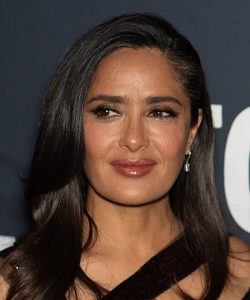 سلمى حايك: سحر الأنوثة والرشاقة الخالدة Salma Hayek at the 2024 Toronto International Film Festival cropped