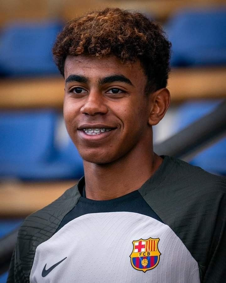 لامين يامال ونيكي نيكول يشعلان مواقع التواصل: فيديو راقص يثير الجدل (فيديو) لامين يامال