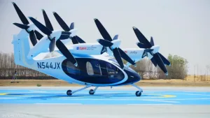 دبي تطلق أول رحلة تجريبية للتاكسي الجوي.. خطوة رائدة نحو مستقبل التنقل الحضري المستدام دبي