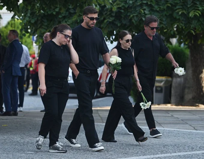 جوتا في وداعه الأخير: دموع نجوم ليفربول وإنهيار زوجته في جنازة مهيبة 898