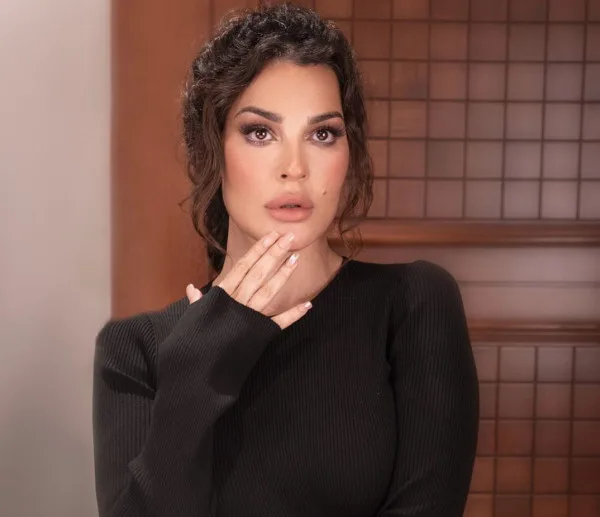 نادين نسيب نجيم تستمتع بعطلتها الصيفية في إيبيزا.. وباقة من التساؤلات حول حياتها العاطفية نادين نسيب