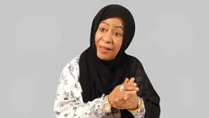 رزيقة الطارش.. صوت الطفولة الذي كبر ليصبح ملامح الفن الإماراتي رزيقة الطارش