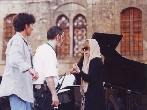 فيروز