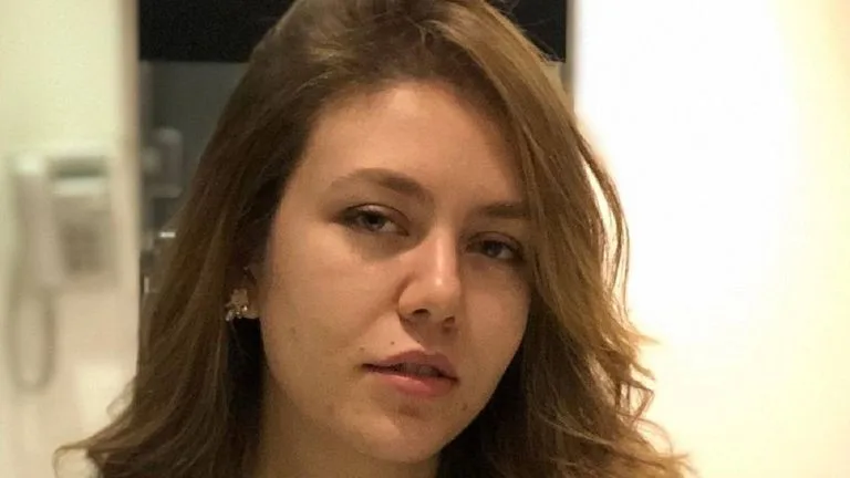 رحمة حسن تتصدر التريند وتكشف عن "خطأ طبي جسيم": شعري تساقط بالكامل رحمة حسن