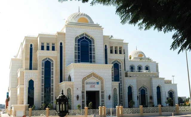 لا تتحدث مع الغرباء