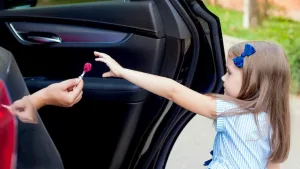 لا تتحدث مع الغرباء