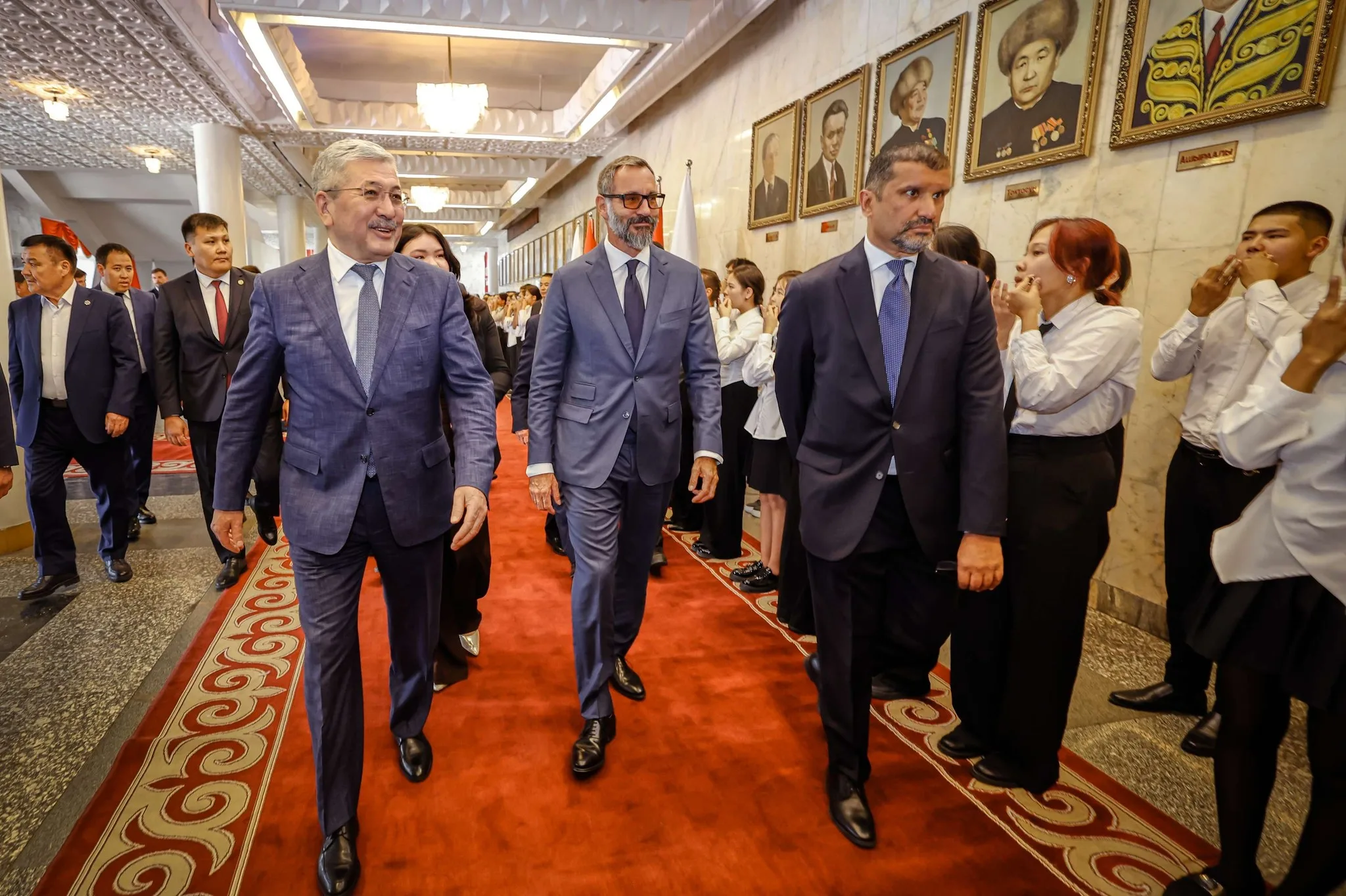 في حفل شهدته قير غستان .. تكريم سبعة مشاريع معمارية من العالم بجائزة الآغا خان للعمارة في حفل