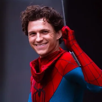 بطل سبايدر مان