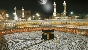 تعامد القمر على الكعبة المشرفة غدًا.. مشهد سماوي يربط بين العلم والجمال الروحي الكعبة
