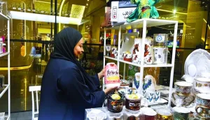 الإمارات تطلق أول وظيفة رسمية للأسر المنتجة: نقلة نوعية في تمكين المرأة والاقتصاد المنزلي الإمارات