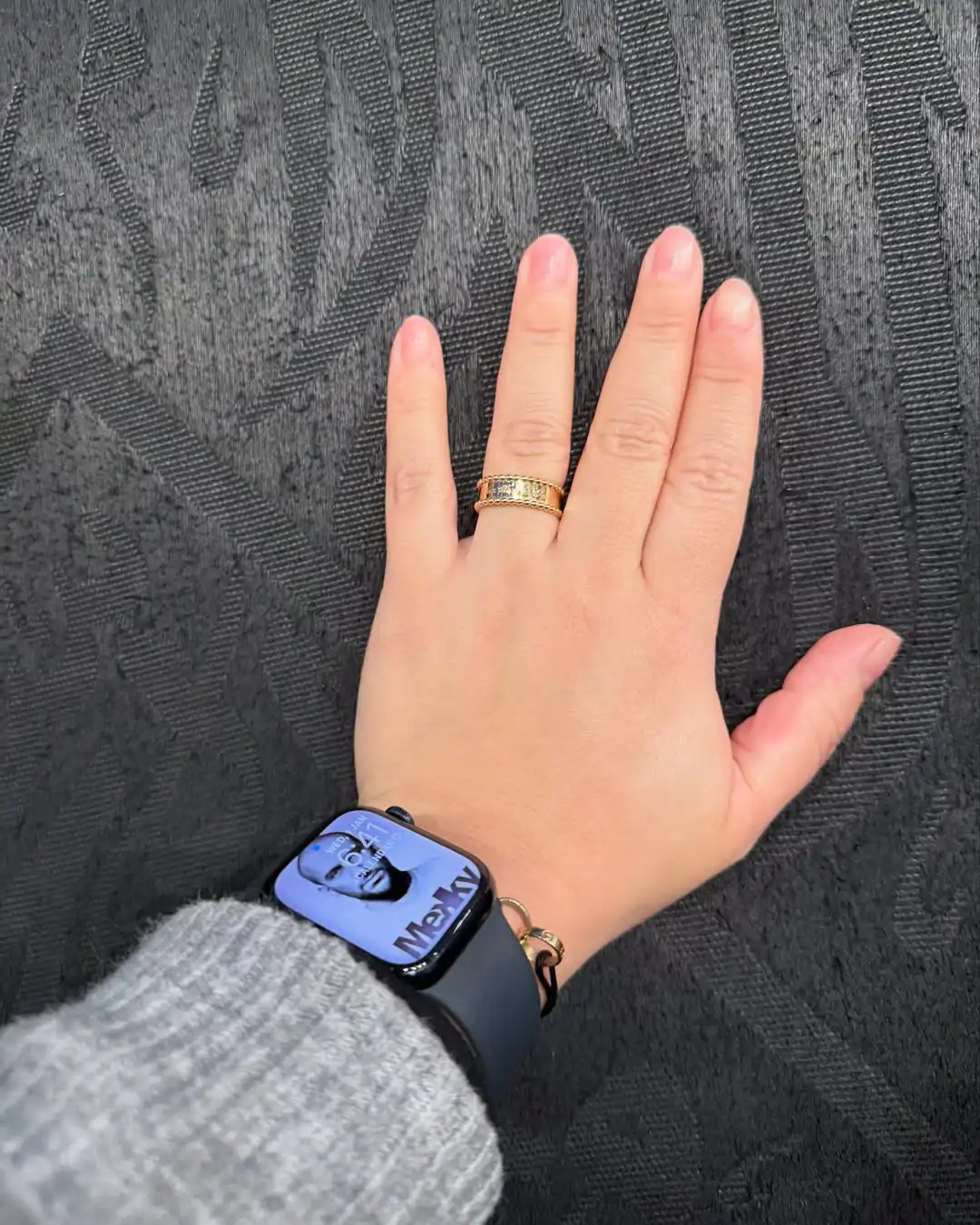 طليقة أحمد مكي تكشف تفاصيل انفصالها وسبب ارتدائها خاتمه طليقة أحمد مكي