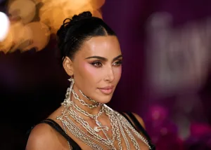 كيم كارداشيان تفاجئ العالم: أعتزل الأضواء لأصبح محامية كيم كارداشيان