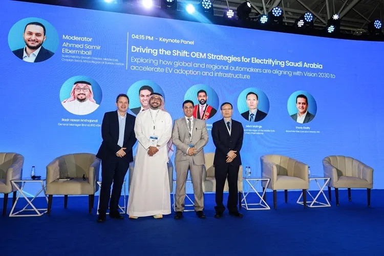 iCAUR تتألق في معرض السيارات الكهربائيةبالرياض مع الإطلاق الإقليمي الأول لسيارة V27 REEV SUV aef15aa7 9172 4fc9 893d e38fdc6876ad