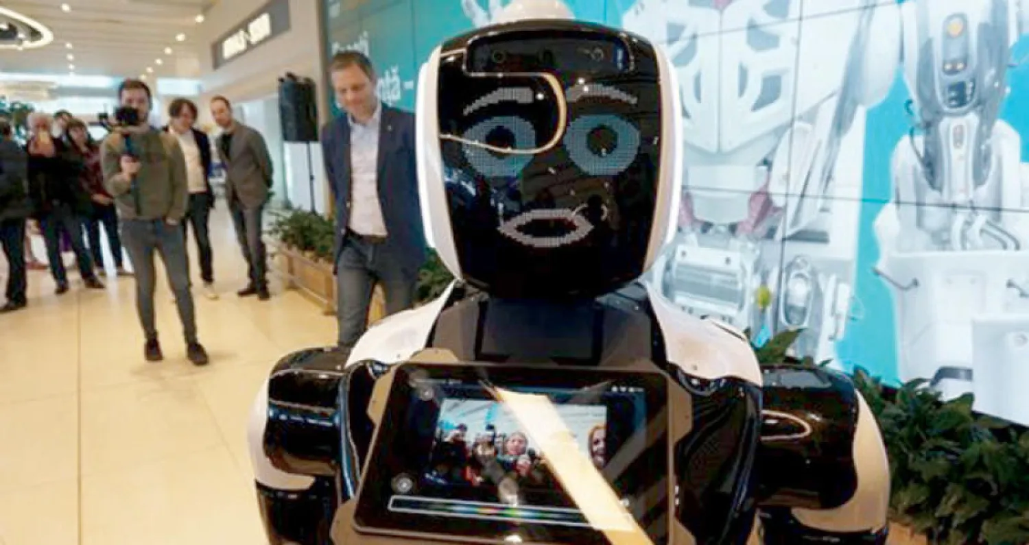 روبوت ليجند متعدد المهام: أيقونة الإمارات الرقمية في المعرض العالمي بالصين روبوت ليجند