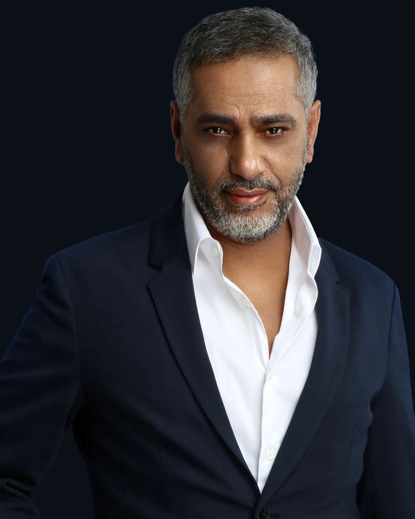 فضل شاكر بين الحرية والإدانة: سقوط الأحكام الغيابية وبدء المحاكمة من جديد فضل شاكر