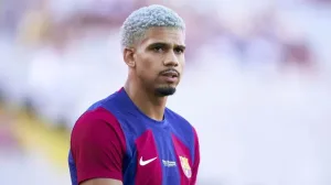 رونالد أراوخو يرفض 4 عروض كبرى للبقاء مع برشلونة رغم الإصابات رونالد أراوخو