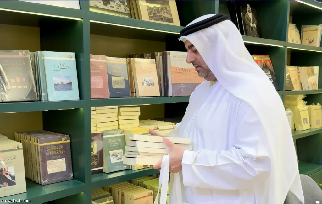 دارة الملك عبدالعزيز في معرض الشارقة الدولي للكتاب 2025 دارة الملك عبدالعزيز