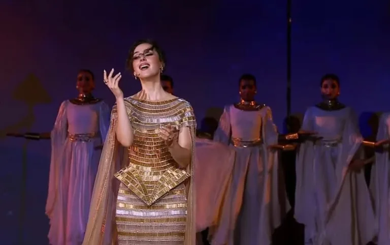 شيرين أحمد طارق.