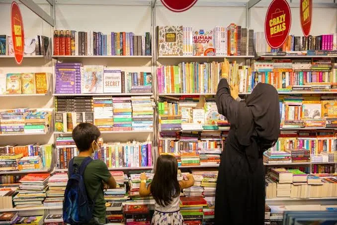 معرض الشارقة الدولي للكتاب.. «أدبنا بروح العصر» يعيد إحياء الكلاسيكيات بلمسة الجيل الجديد معرض الشارقة الدولي للكتاب