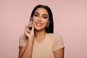 “هدى بيوتي” تنهي تعاونها مع نجمة “Love Island” بعد حادثة عنصرية تشعل الجدل على مواقع التواصل هدى بيوتي